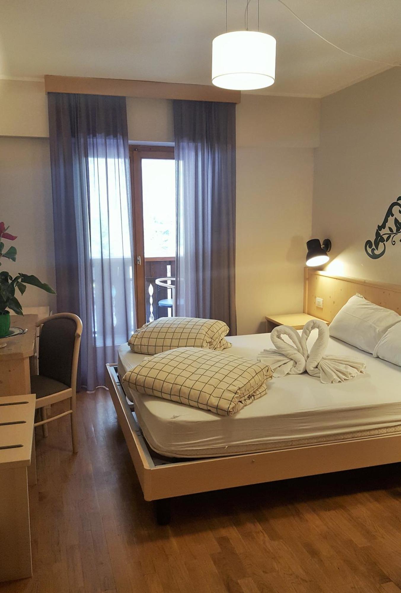 Hotel Principe Marmolada Мальга-Чапелла Экстерьер фото